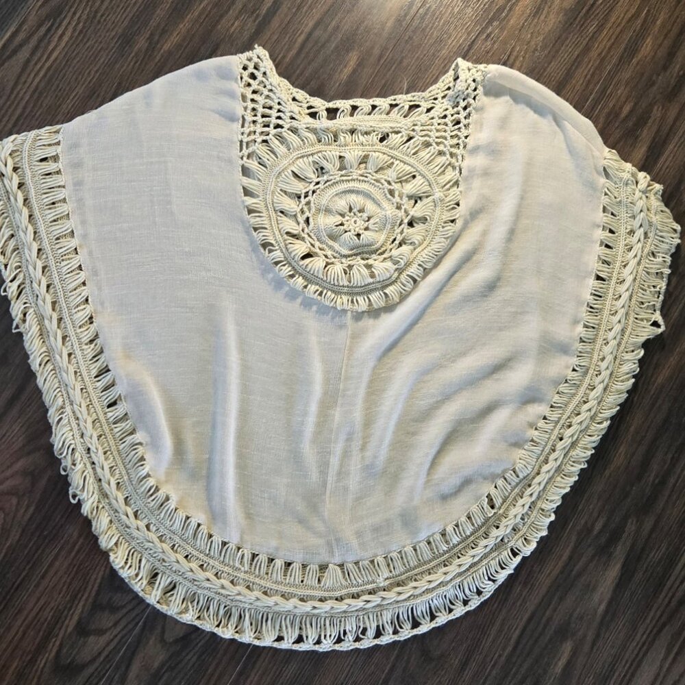 BOHEMIAN/HIPPIE CHIC Style Cream Poncho w/ Armholes & Crochet Accents OSFM - Picture 1 of 4